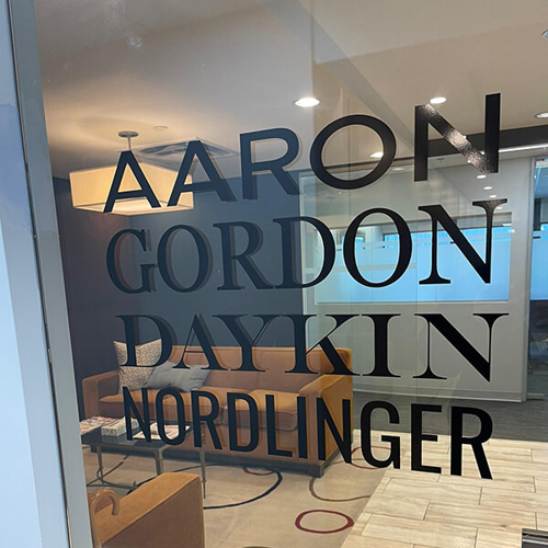 Vinyl Lettering & Graphics